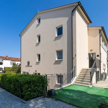 Apartament Mareta *